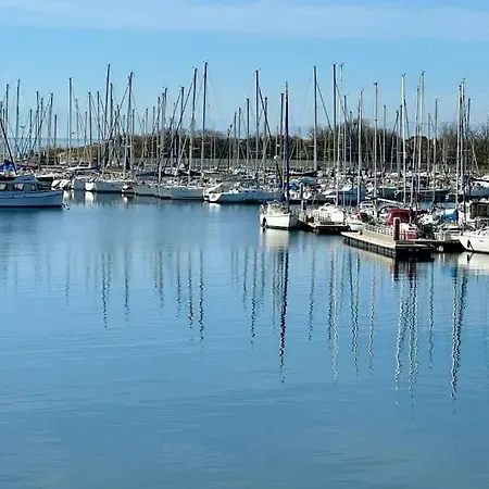 Daire Ensoleille Au Cap D'agde Agde
